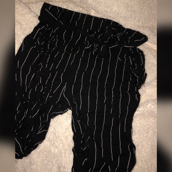Size large striped skinny pants - Picture 3 of 4